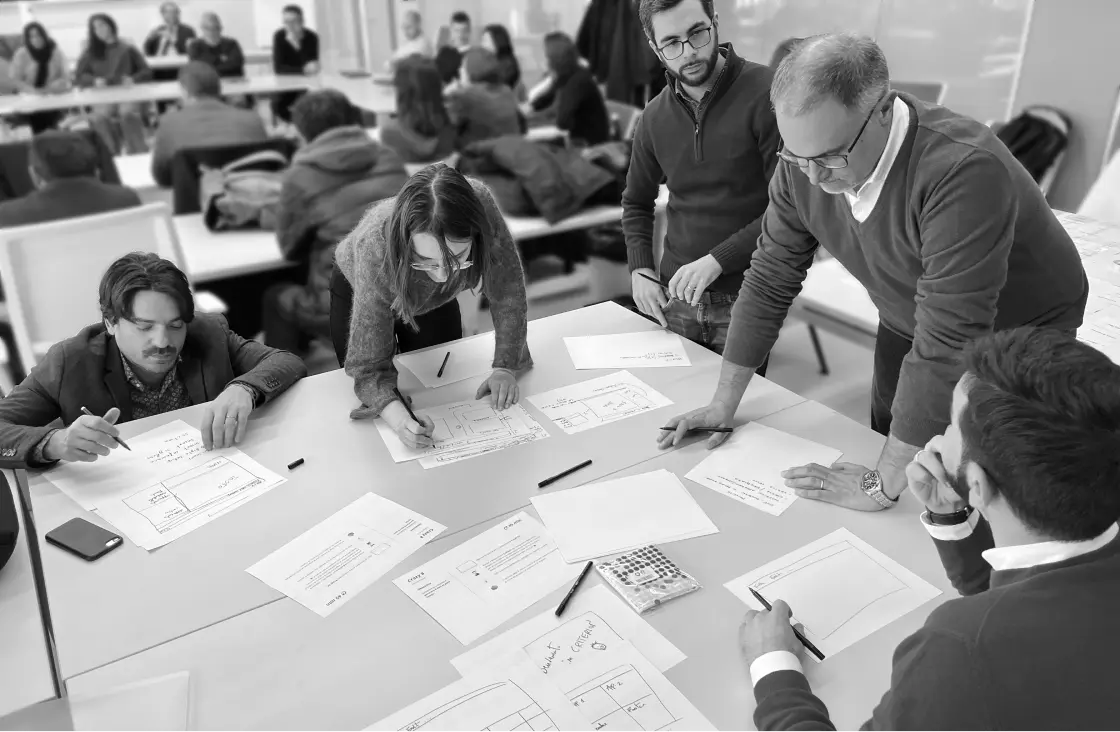 team di utenti che partecipano a una sessione dei codesign